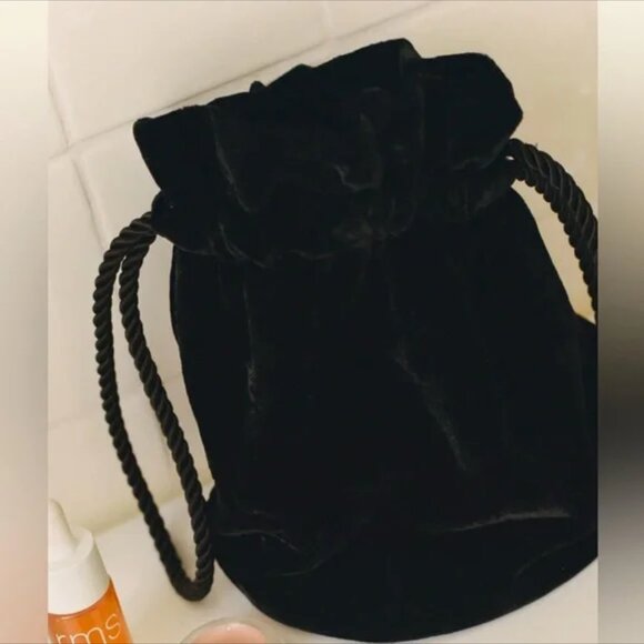 Dôen NWT Velvet Pochette in Black - Picture 1 of 3